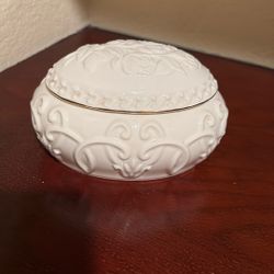 Lenox Jewelry Music Box