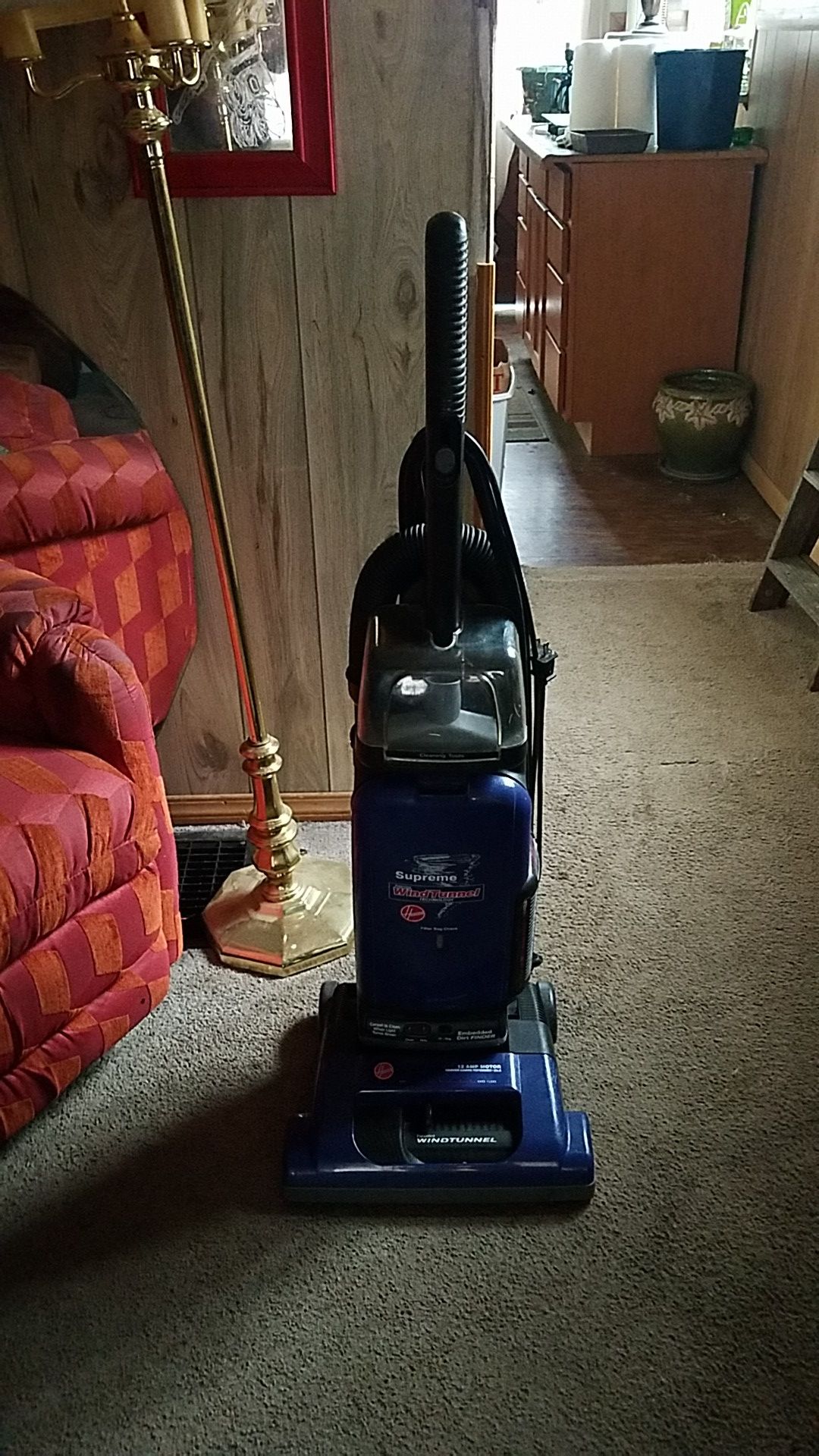 Hoover WindTunnel Supreme vacuum cleaner