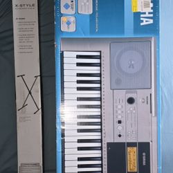 Yamaha YPT-320 Digital Keyboard (61 Keys). Stand Included. 