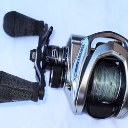 TeamLew's  Hypermag Speed Spool SLP 11 Bearing Bait Casting Reel In Excellent Condition