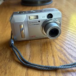 Olympus D-595 Zoom Camera 