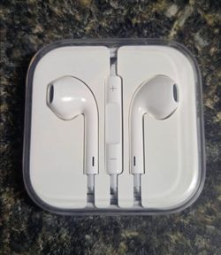 NEW Apple iPhone Wired Earpods