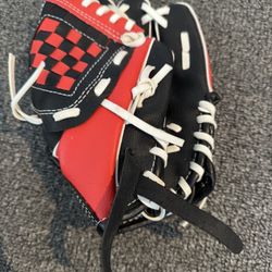 baseball glove for 1-3 year old 