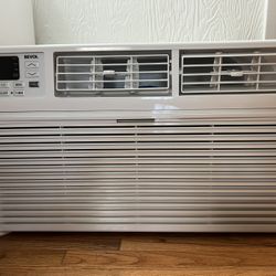 Window AC 12000 BU 550SQFT