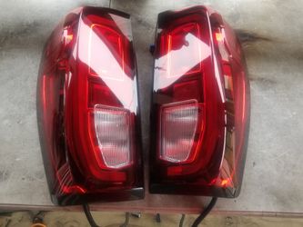 2022 GMC sierra Tail lights 