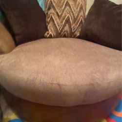 Large Swivel Chair