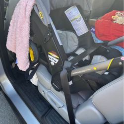 Donna Car seat/stroller W/O Base