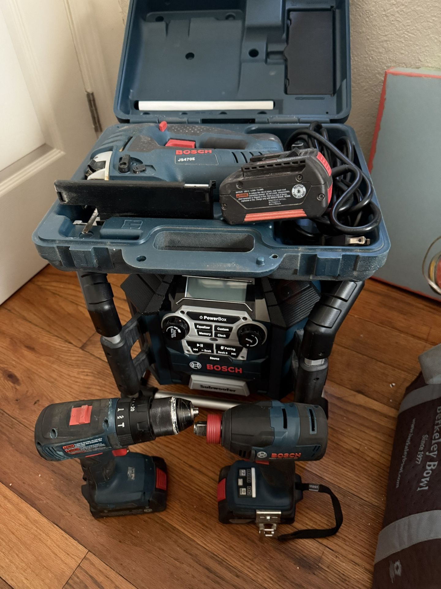 Bosch Tools,Bluetooth radio ,2drills With Batteries and Jigsaw