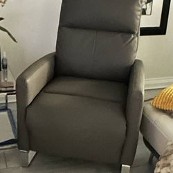 Top Grain  Leather Power Recliner  (Waterford Lakes)