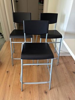 3x barstools