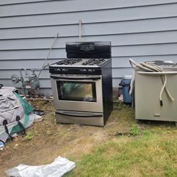 Oven And Dishwasher 