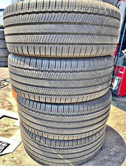 235/45/18 Michelin Selling a set of 4 tires in excellent condition 🫡
