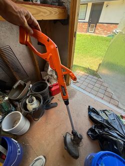 Black and Decker string trimmer