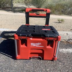 Milwaukee Packout 22 in. Rolling Tool Box