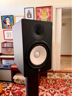 Yamaha HS8 Studio Monitor (Pair) With Stands & Cables)