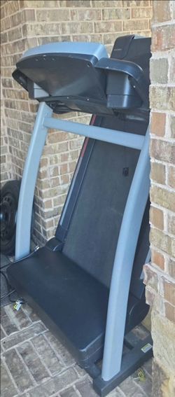 ProForm 785 CS Folding Treadmill with Power