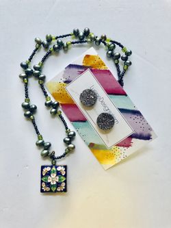 Green pearl necklace with pendant, plus bonus stud earrings