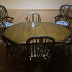 Ethan Allen Dining Table & Chairs