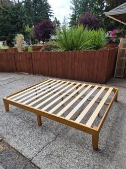 🛏️QUEEN MELLOW 12" Platform Bed Frame-Excellent Condition!