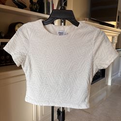 Princess Polly Kian Crop Textured Top White Women’s 4 Gently worn Slim fitting  Princess Polly Petite  Main: 95% polyester 5% elastane  Lining: 95% po