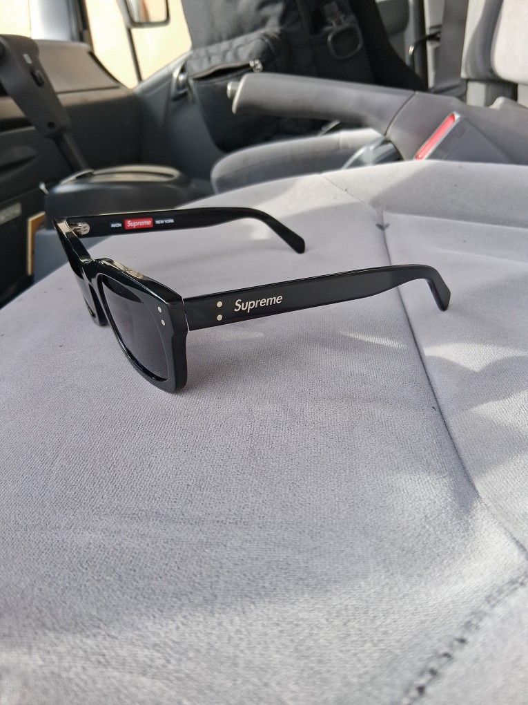 SUPREME SUNGLASSES