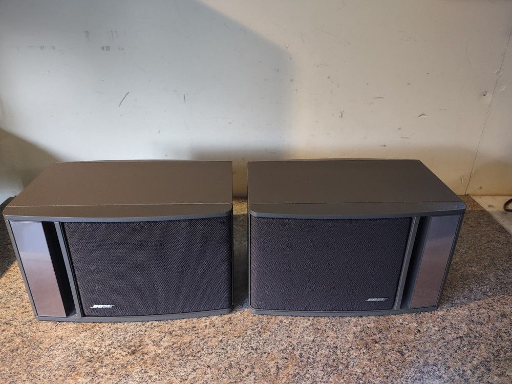 Bose Bookshelf Speakers 