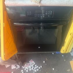 General Electric Electrics Oven In Excellent Condition