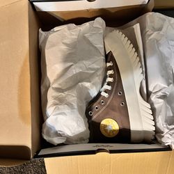 Womens Shoes CHEAP Need Gone !!! Shoot your offers 