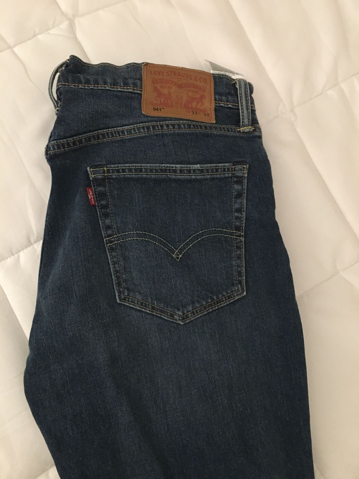 Men’s Levi’s 541, size 32 x 32, excellent condition!