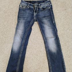 Vigoss Blue Jeans . Lowrise. Bootcut. The "Chelsea" Line. Size 28. 35.00 Obo