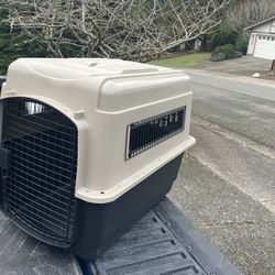 Medium Dog Kennel Crate Carrier Airline Approved like New 32”L by 20” W by 24”