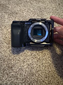 Sony Zv e10 Camera. WILL NEGOTIATE PRICE