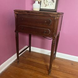 Table With Metal Sewing Machine