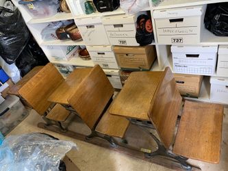 Price Dropped!!! 3 Chair School Desk