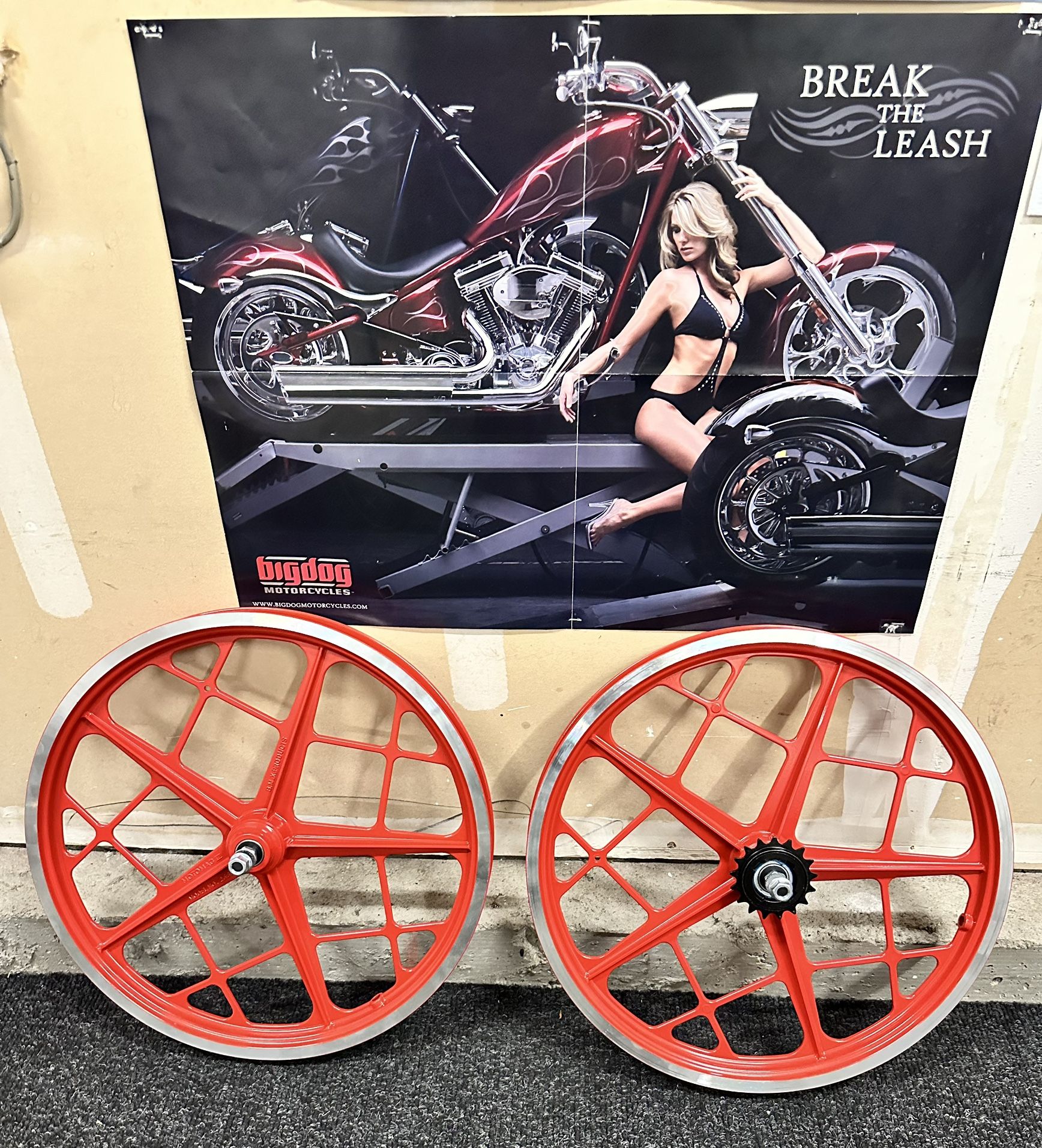 20" BMX PRODUCTS MOTOMAG III 3 Red wheel rim set - Barely Used