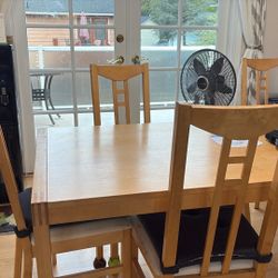 IKEA Dining Table Maple Color 33 X (78,5 Or 57) X 29 Height