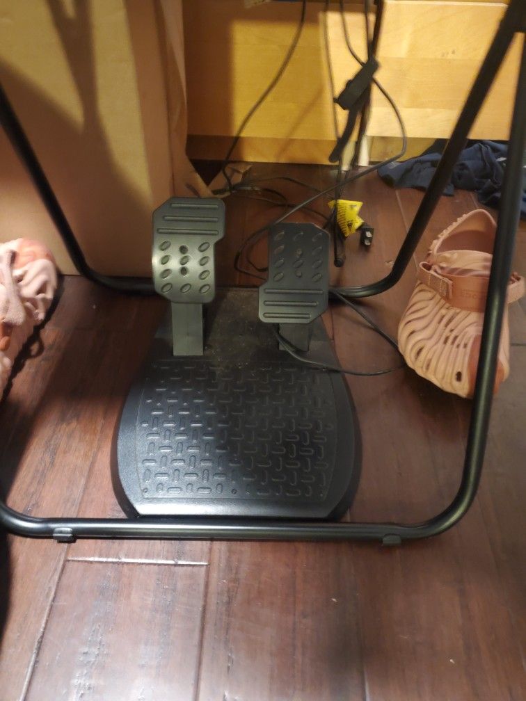 Thrustmaster 2 Pedal Stearing Wheel Set Up With Paddle Shifters