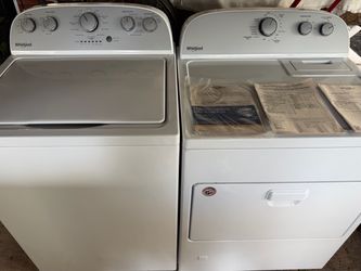 NEW. WHIRLPOOL HE KING SIZE STAINLESS STEEL WASHER&GAS DRYER SET. PERFECT CONDITION.