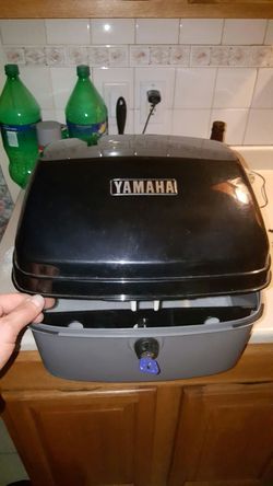 Yamaha rear trunk for a scooter