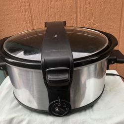 Like New Hamilton Beach Stay or Go Portable 7-Quart Slow Cooker with Lid  Lock for Easy Transport, Dishwasher-Safe Crock, ModelSc50 7qts Slow Cooker  for Sale in Lemon Grove, CA - OfferUp