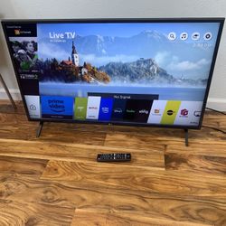 LG 43" Class 4K (2160P) Ultra HD Smart LED HDR TV 43UK6300PUE