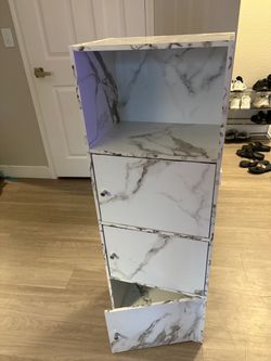 Storage cabinet