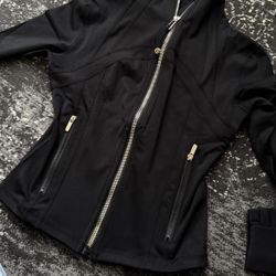 Lululemon black/gold Define Nulu Set