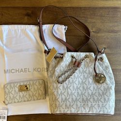 Michael Kors Frankie Large Drawstring Convertible And Jet Set Travel Continental Wallet