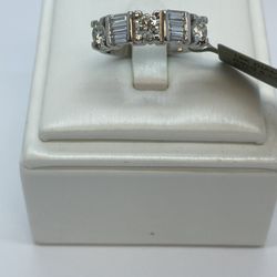 18K Gold  W/ Diamond Ring  