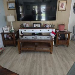 Living Room Coffee And End Tables 