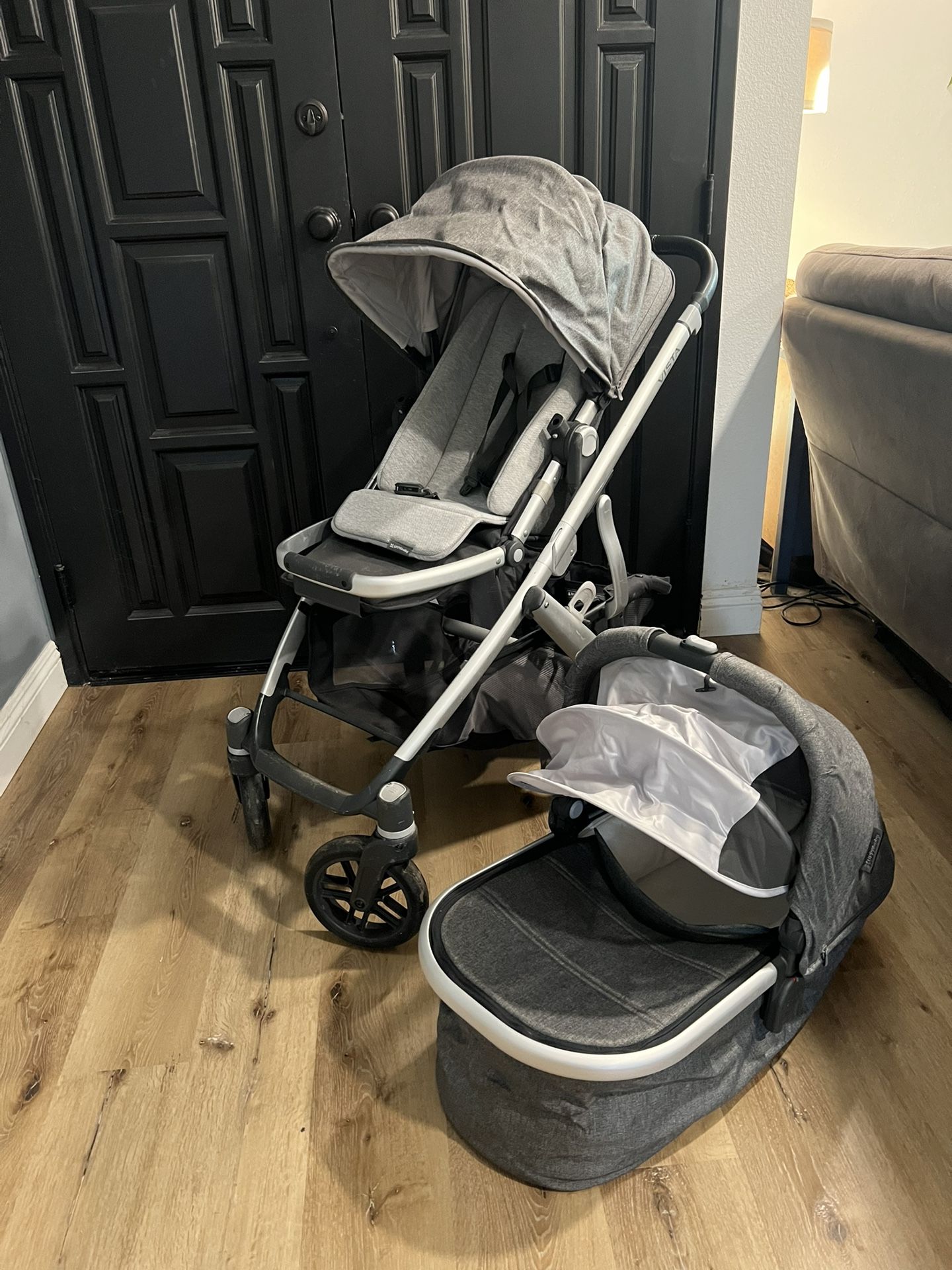 UPPAbaby Vista V2 Stroller + Bassinet + Storage Case