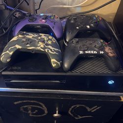 Xbox One +4controllers+2tbhd+500games