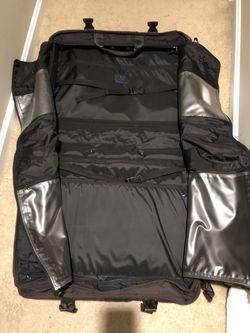 Bout Travel suit/Clothes Luggage