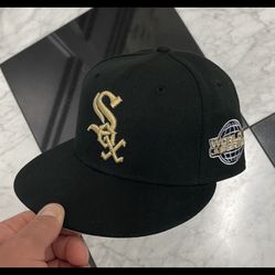 Size 7 White Sox Fitted